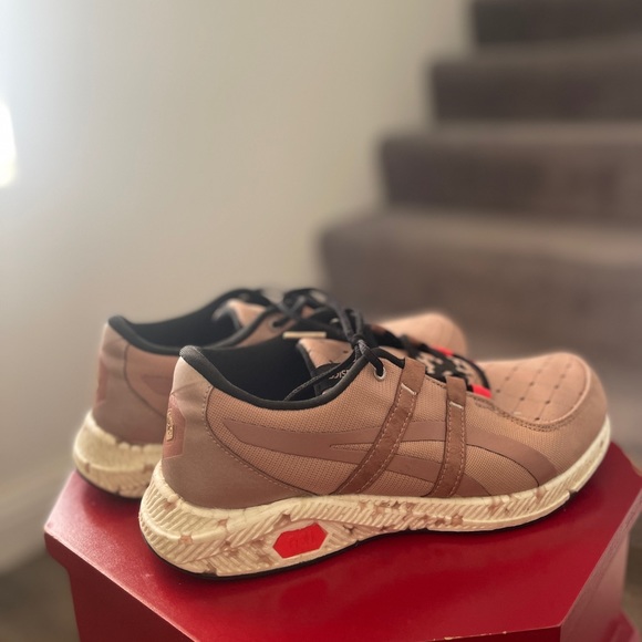 Comfortable Oasis lightweight running shoes in Pink - Picture 2 of 4